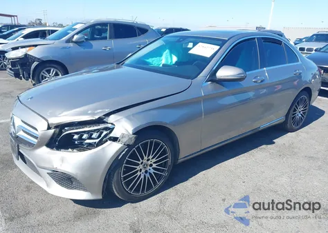 2019 Mercedes-Benz C 300 z USA, uszkodzony, nr VIN 55SWF8DB9KU288560